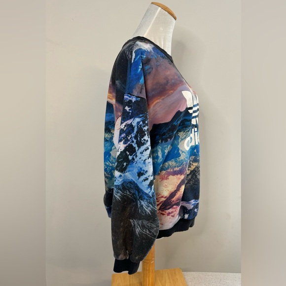 💎 LIMITED EDITION 💎    Adidas Unisex Crewneck Sweater - Picture 3 of 12